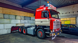 20251019-Tom-Holding-00586